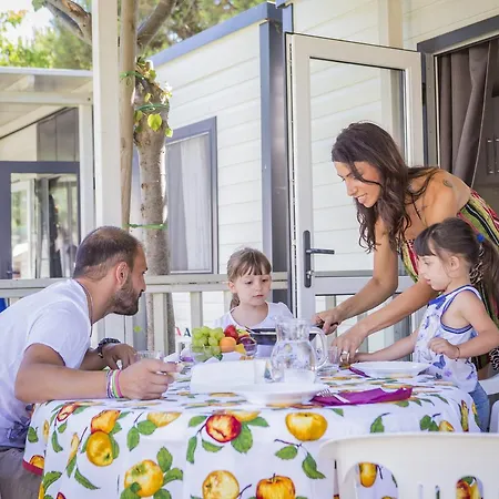 Holiday park Riva Nuova Village 4*